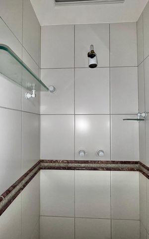 Apartamento à venda com 247m², 4 quartos e 3 vagas Apartamento à venda com 247m², 4 quartos e 3 vagasSuíte 2 - Banheiro