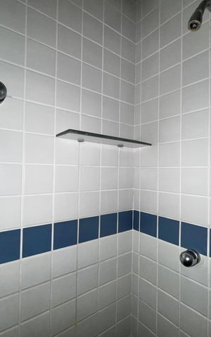 Apartamento à venda com 247m², 4 quartos e 3 vagas Apartamento à venda com 247m², 4 quartos e 3 vagasCozinha e Área de Serviço - Banheiro
