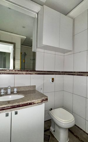 Apartamento à venda com 247m², 4 quartos e 3 vagas Apartamento à venda com 247m², 4 quartos e 3 vagasSuíte 2 - Banheiro
