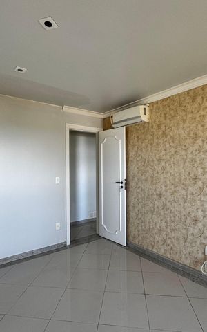 Apartamento à venda com 247m², 4 quartos e 3 vagas Apartamento à venda com 247m², 4 quartos e 3 vagasQuarto 2