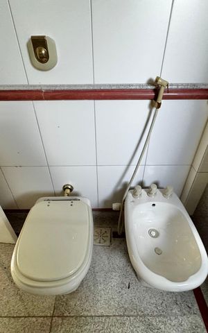 Apartamento à venda com 247m², 4 quartos e 3 vagas Apartamento à venda com 247m², 4 quartos e 3 vagasSuíte 1 - Banheiro