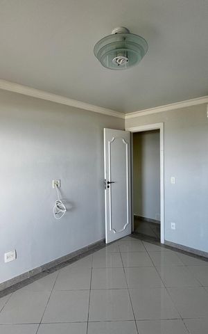 Apartamento à venda com 247m², 4 quartos e 3 vagas Apartamento à venda com 247m², 4 quartos e 3 vagasQuarto 1