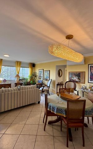 Apartamento à venda com 154m², 4 quartos e 1 vaga Apartamento à venda com 154m², 4 quartos e 1 vagaSala