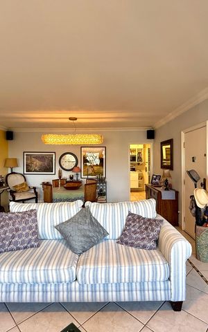 Apartamento à venda com 154m², 4 quartos e 1 vaga Apartamento à venda com 154m², 4 quartos e 1 vagaSala