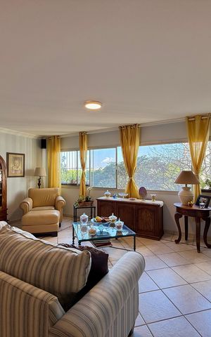 Apartamento à venda com 154m², 4 quartos e 1 vaga Apartamento à venda com 154m², 4 quartos e 1 vagaSala