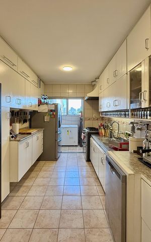 Apartamento à venda com 154m², 4 quartos e 1 vaga Apartamento à venda com 154m², 4 quartos e 1 vagaCozinha