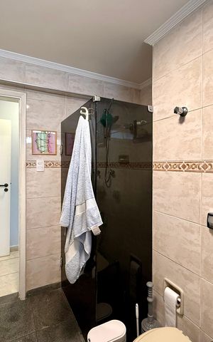 Apartamento à venda com 154m², 4 quartos e 1 vaga Apartamento à venda com 154m², 4 quartos e 1 vagaBanheiro Social