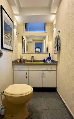 Apartamento à venda com 154m², 4 quartos e 1 vaga Apartamento à venda com 154m², 4 quartos e 1 vagaLavabo