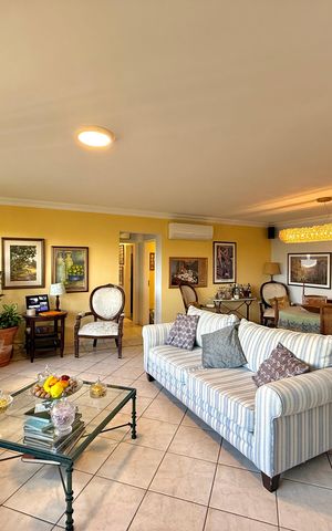 Apartamento à venda com 154m², 4 quartos e 1 vaga Apartamento à venda com 154m², 4 quartos e 1 vagaSala