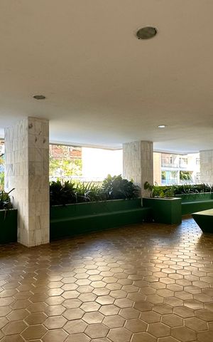Apartamento à venda com 170m², 4 quartos e 4 vagas Apartamento à venda com 170m², 4 quartos e 4 vagasÁrea comum - Playground