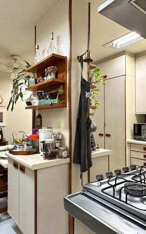 Apartamento à venda com 170m², 4 quartos e 4 vagas Apartamento à venda com 170m², 4 quartos e 4 vagasCozinha