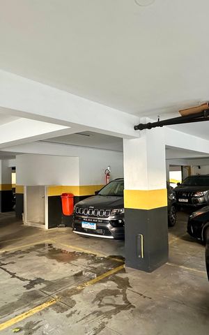 Apartamento à venda com 170m², 4 quartos e 4 vagas Apartamento à venda com 170m², 4 quartos e 4 vagasGaragem