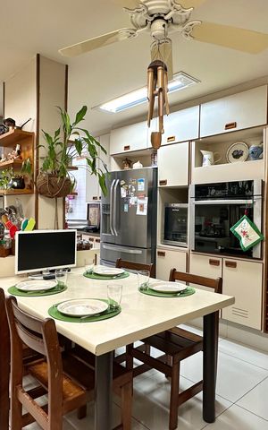 Apartamento à venda com 170m², 4 quartos e 4 vagas Apartamento à venda com 170m², 4 quartos e 4 vagasCozinha
