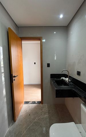 Casa à venda com 142m², 3 quartos e 4 vagas Casa à venda com 142m², 3 quartos e 4 vagasBanheiro da Suíte
