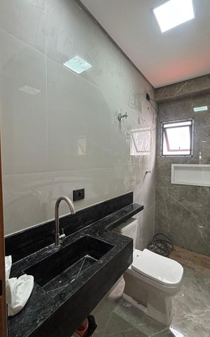 Casa à venda com 142m², 3 quartos e 4 vagas Casa à venda com 142m², 3 quartos e 4 vagasBanheiro