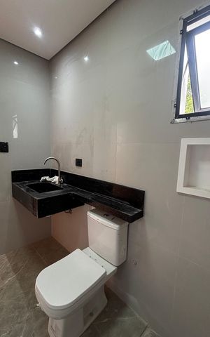 Casa à venda com 142m², 3 quartos e 4 vagas Casa à venda com 142m², 3 quartos e 4 vagasBanheiro da Suíte
