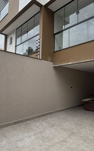 Casa à venda com 142m², 3 quartos e 4 vagas Casa à venda com 142m², 3 quartos e 4 vagasGaragem