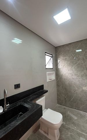 Casa à venda com 142m², 3 quartos e 4 vagas Casa à venda com 142m², 3 quartos e 4 vagasBanheiro da Suíte