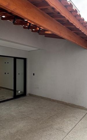 Casa à venda com 142m², 3 quartos e 4 vagas Casa à venda com 142m², 3 quartos e 4 vagasÁrea de Serviço