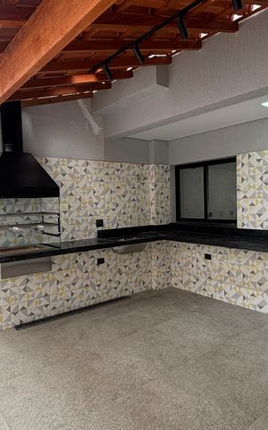 Casa à venda com 142m², 3 quartos e 4 vagas Casa à venda com 142m², 3 quartos e 4 vagasÁrea de Serviço
