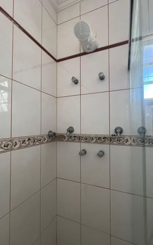 Casa à venda com 280m², 4 quartos e 4 vagas