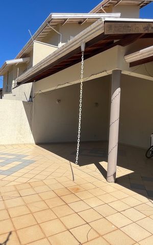 Casa à venda com 280m², 4 quartos e 4 vagas