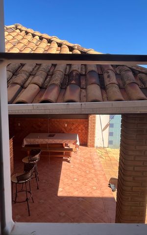 Casa à venda com 280m², 4 quartos e 4 vagas