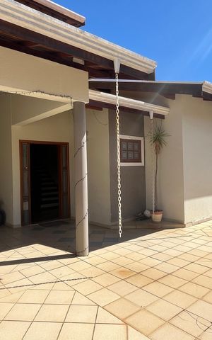 Casa à venda com 280m², 4 quartos e 4 vagas