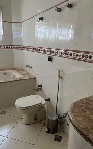 Casa à venda com 280m², 4 quartos e 4 vagas