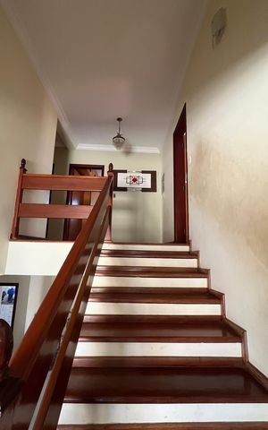 Casa à venda com 280m², 4 quartos e 4 vagas