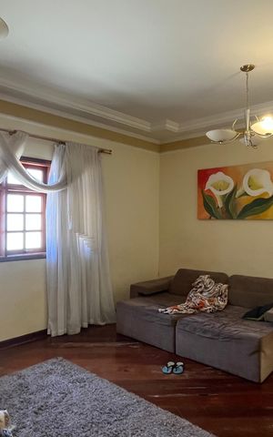 Casa à venda com 280m², 4 quartos e 4 vagas