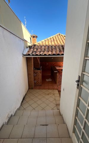 Casa à venda com 280m², 4 quartos e 4 vagas