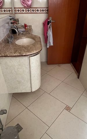 Casa à venda com 280m², 4 quartos e 4 vagas
