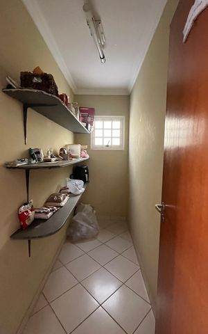 Casa à venda com 280m², 4 quartos e 4 vagas