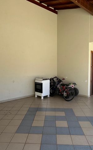 Casa à venda com 280m², 4 quartos e 4 vagas