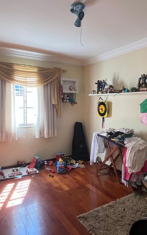 Casa à venda com 280m², 4 quartos e 4 vagas