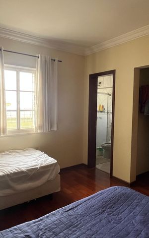Casa à venda com 280m², 4 quartos e 4 vagas