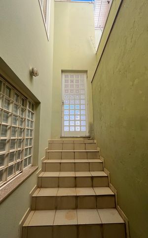 Casa à venda com 280m², 4 quartos e 4 vagas