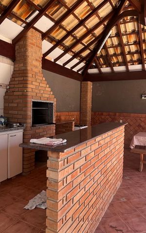 Casa à venda com 280m², 4 quartos e 4 vagas