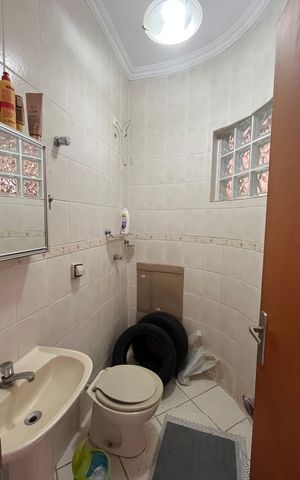 Casa à venda com 280m², 4 quartos e 4 vagas