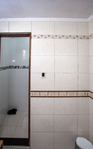 Casa à venda com 252m², 3 quartos e 2 vagasBanheiro 3