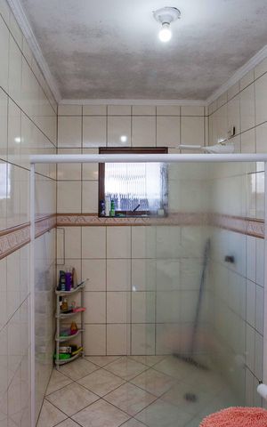 Casa à venda com 252m², 3 quartos e 2 vagasBanheiro 1