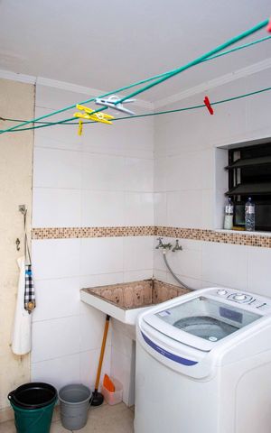 Casa à venda com 252m², 3 quartos e 2 vagasÁrea de Serviço