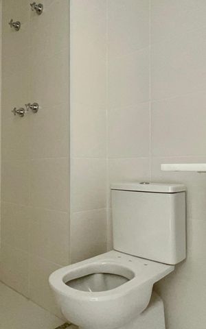 Casa de condomínio à venda com 26m², 1 quarto e sem vaga Casa de condomínio à venda com 26m², 1 quarto e sem vagaBanheiro