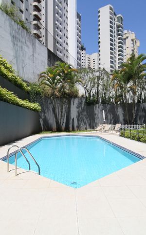 Apartamento à venda com 140m², 3 quartos e 3 vagasÁrea comum - Piscina