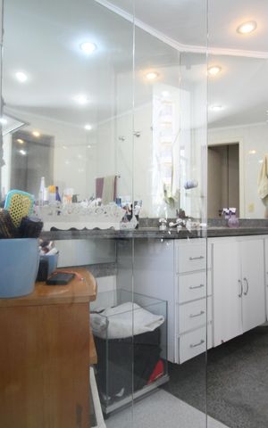 Apartamento à venda com 140m², 3 quartos e 3 vagasBanheiro Suite 
