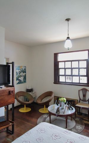Casa à venda com 330m², 4 quartos e 3 vagasSuite