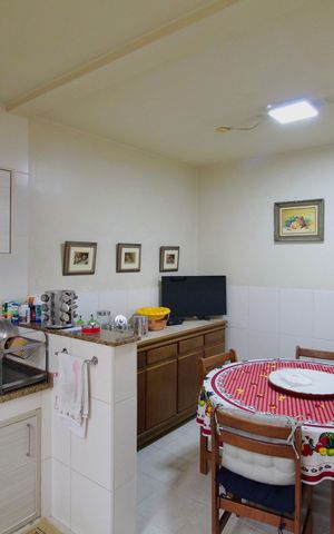 Casa à venda com 330m², 4 quartos e 3 vagasCozinha