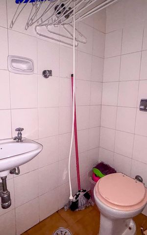 Apartamento para alugar com 165m², 4 quartos e 2 vagas Apartamento para alugar com 165m², 4 quartos e 2 vagasBanheiro de Serviço