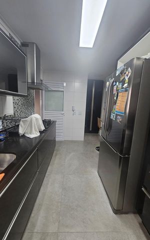 Apartamento à venda com 200m², 3 quartos e 3 vagas Apartamento à venda com 200m², 3 quartos e 3 vagasCozinha